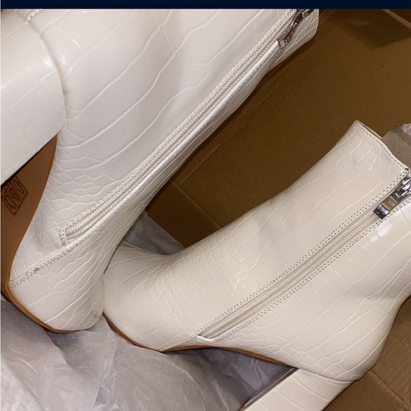 White croc ankle boot - Picture 7 of 9